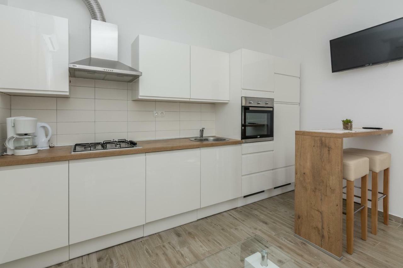Apartmani Jadranka Starigrad Paklenica Buitenkant foto