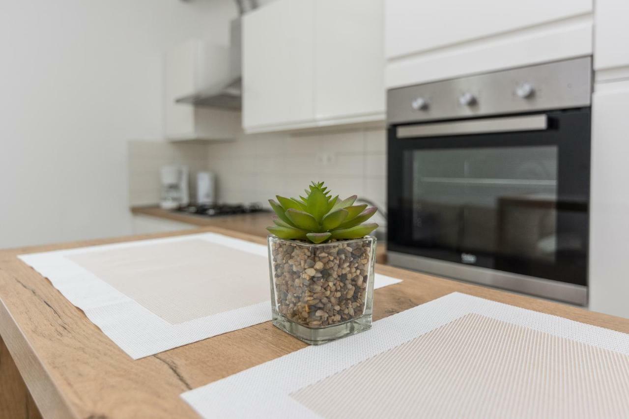 Apartmani Jadranka Starigrad Paklenica Buitenkant foto