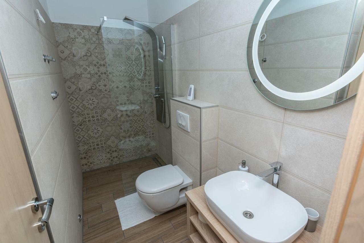 Apartmani Jadranka Starigrad Paklenica Buitenkant foto
